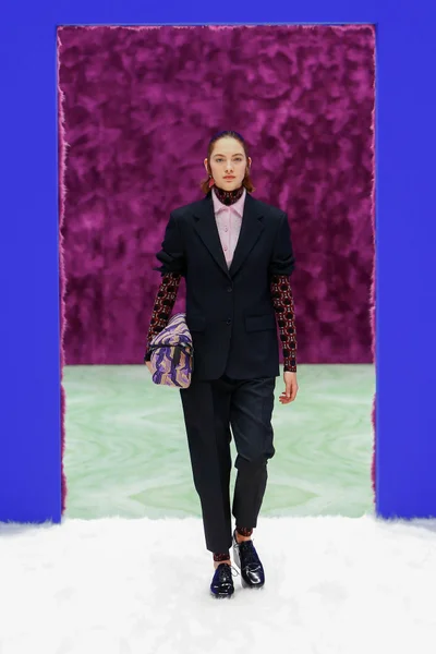 Look 8
